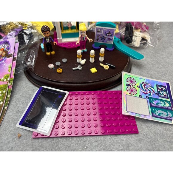 Lego Friends 41689 Magical Ferris Wheel and Slide Set - Picture 8 of 9